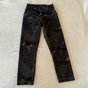 Lululemon Wunder Under 21" Green Camo‎ Capri Leggings Size 4